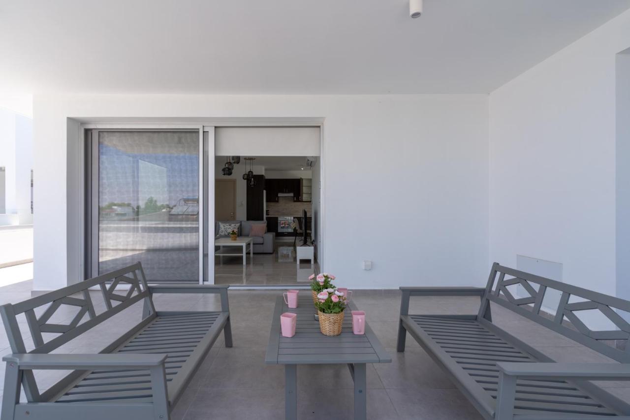 Harmonia 2-br In Livadia